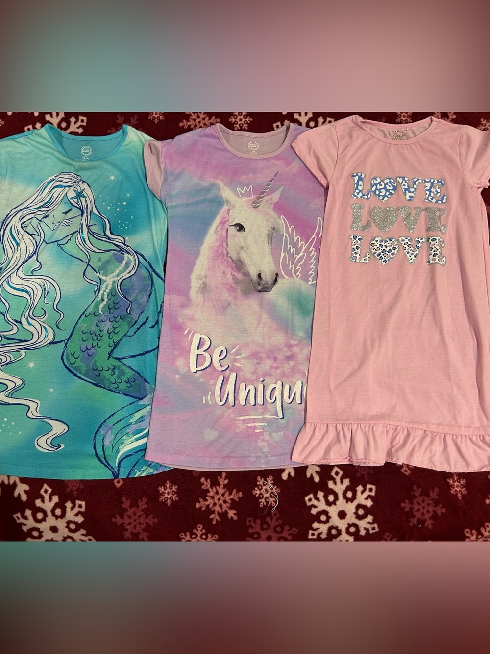 Set of 3 Girl’s nightgowns
Size Large 10/12